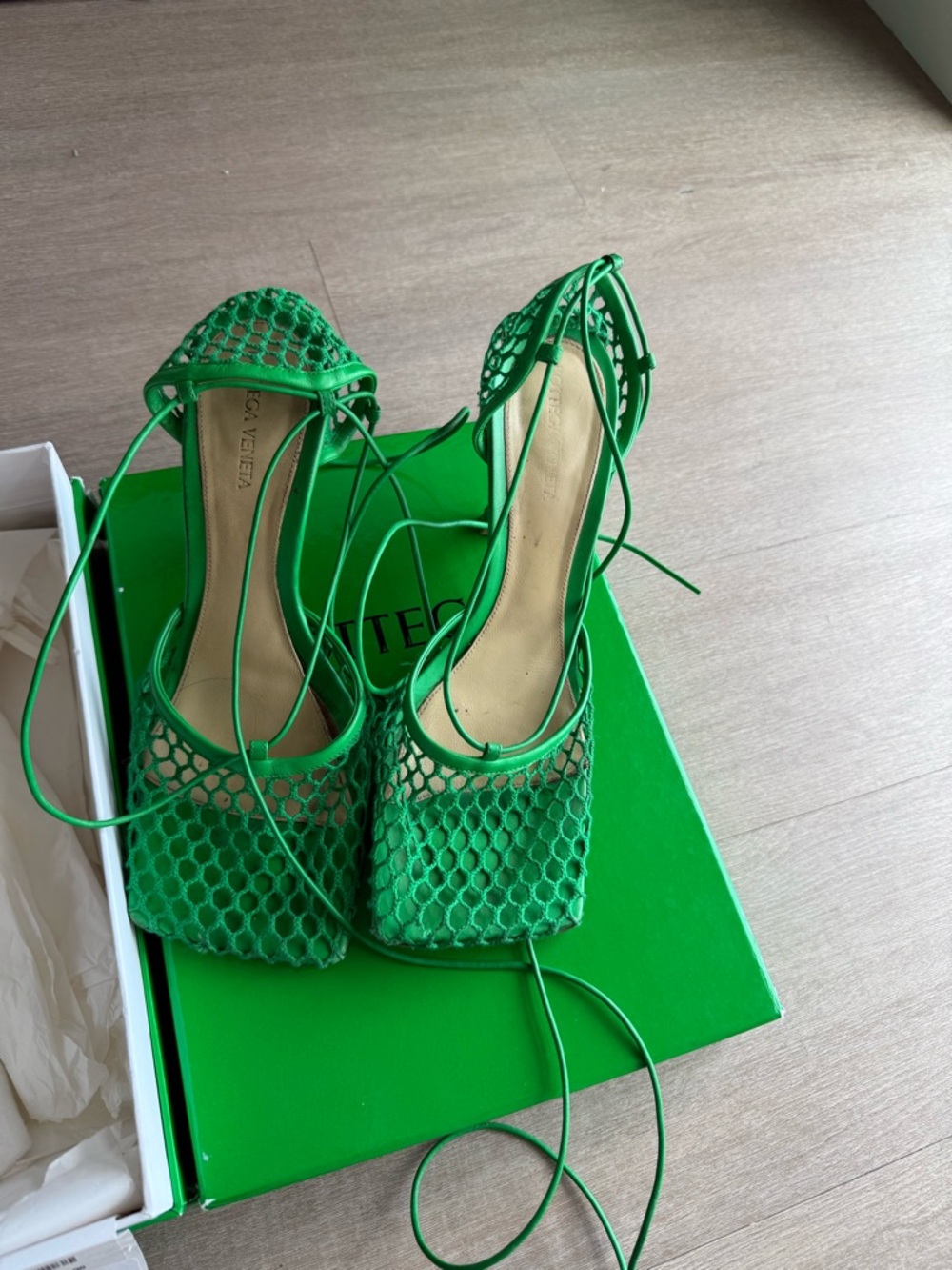 Bottega Veneta Vibrant Green Net Lace-Up Heels